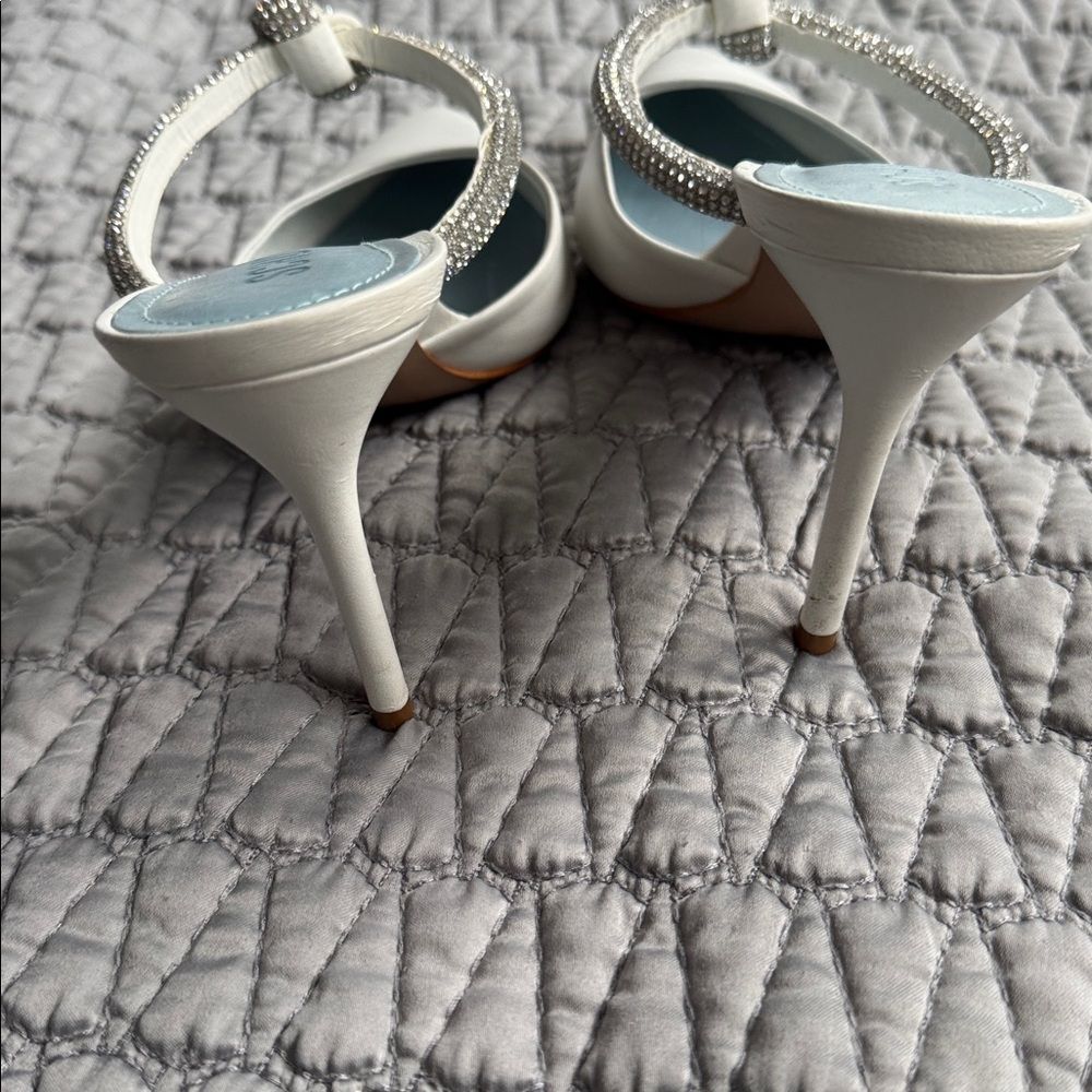 SCHUTZ Pearl White Leather Rhinestone Pointed-Toe Pumps Size 8 - Picture 3 of 7